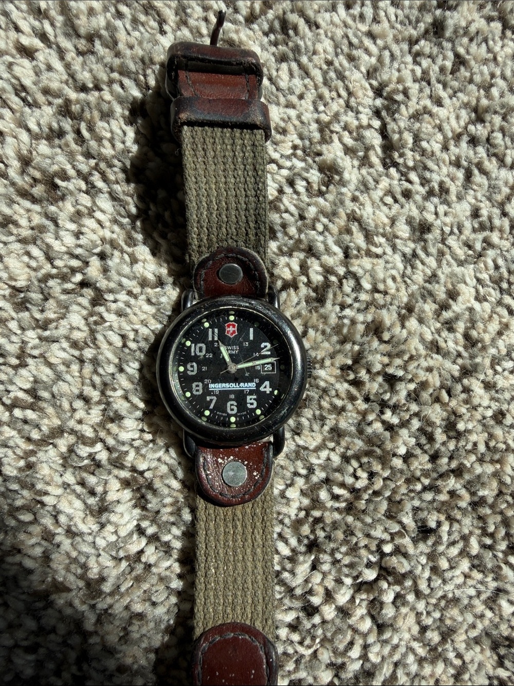 Swiss army Watch Men's Olive Green Field Jacket - Brown Accents